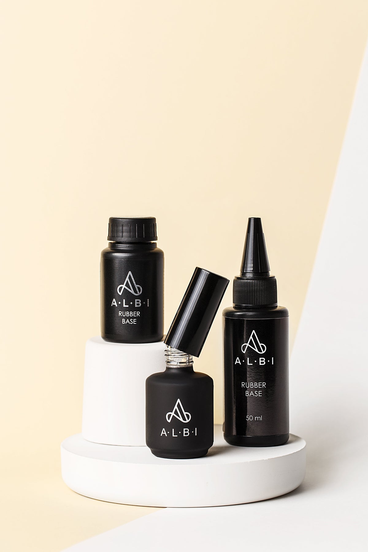 Base Rubber ALBI – Résultat bombé naturel sur ongle