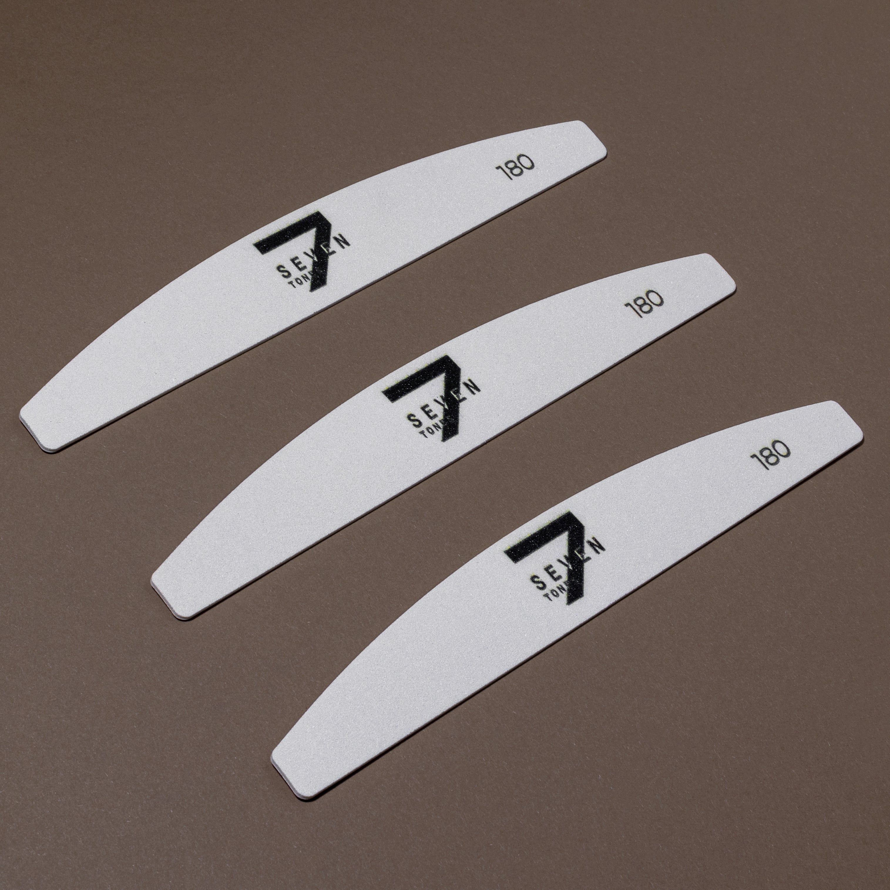 Préparation de l'ongle à la lime grain 180 Seven Tones - manucure à la lime Ongles Pro