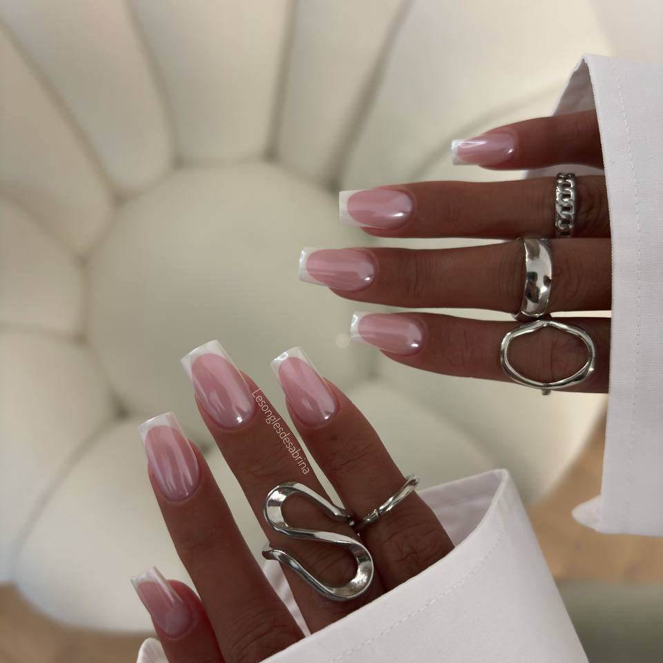Pose effet perle Glass Pearl 01 Nails LSK sur ongles carrés